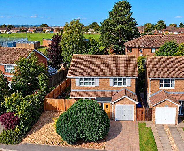 4 Bedroom Detached House For Sale In Froxhill Crescent, Brixworth, Northamptonshire, NN6