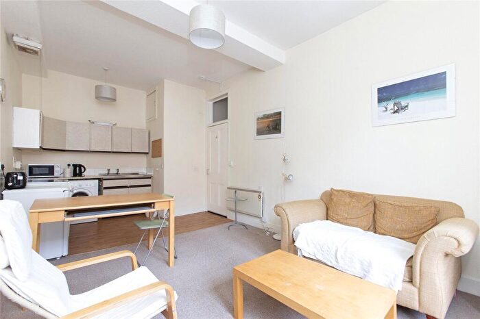 1 Bedroom Flat To Rent In Caledonian Place, Edinburgh, EH11