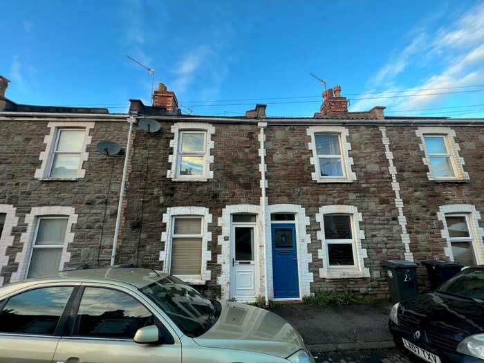 2 Bedroom House To Rent In Lower Station Road, Bristol, BS16