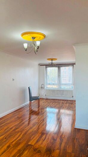 3 Bedroom Maisonette To Rent In Terling Road, Dagenham, RM8