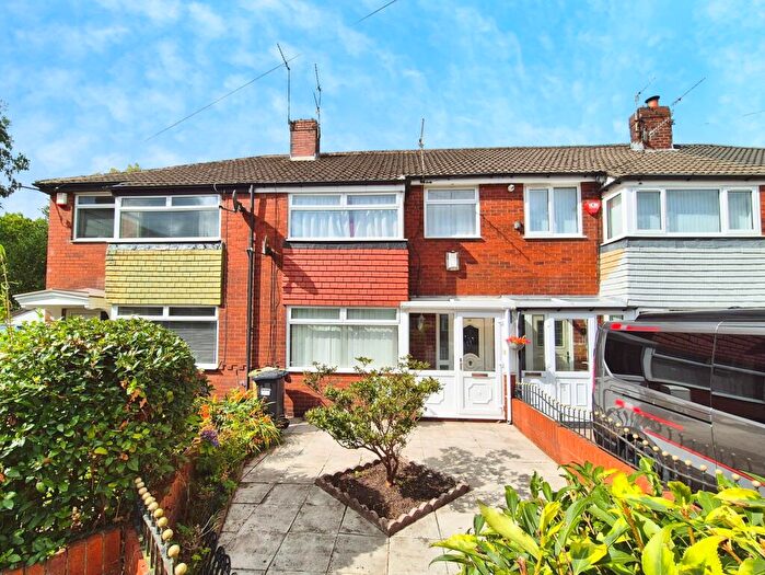 3 Bedroom Town House For Sale In Spring Close, Lees, Oldham, OL4
