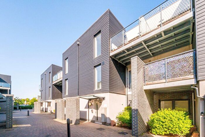 1 Bedroom Flat For Sale In Bennington Close, Thornton Heath, CR7