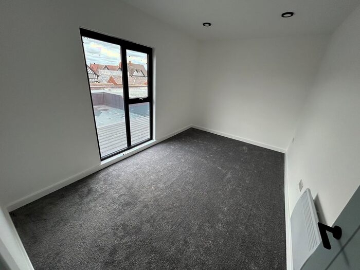2 Bedroom Flat To Rent In Burlington Street, Chesterfield, S40