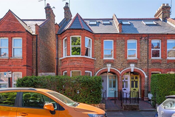 2 Bedroom Flat For Sale In Fleeming Road, Walthamstow, E17