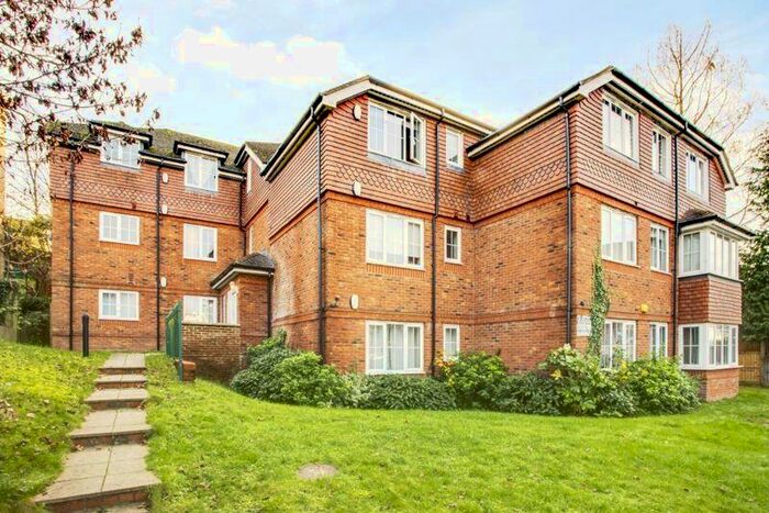 2 Bedroom Flat To Rent In Rowan Court, Cameron Road, Chesham, HP5