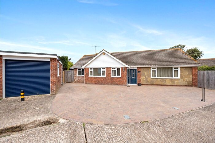 3 Bedroom Bungalow For Sale In Sea Place, Goring-By-Sea, Worthing, West Sussex, BN12