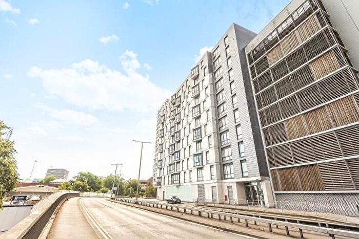 2 Bedroom Flat For Sale In Chatham Street, Reading, RG1