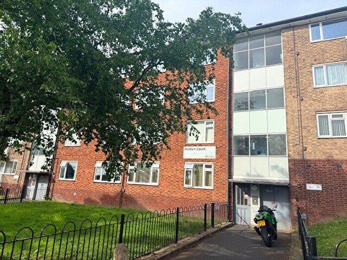 2 Bedroom Flat For Sale In Holden Court, Nottingham, Nottinghamshire, NG7