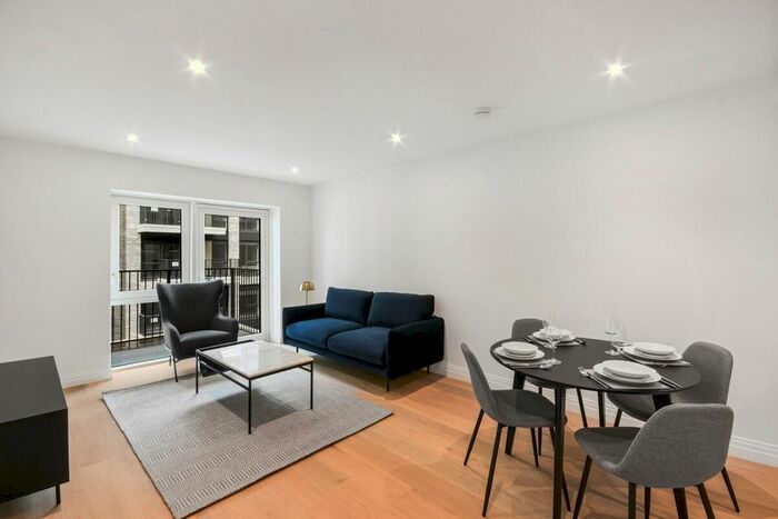 2 Bedroom Flat To Rent In Lockgate Road, London, SW6