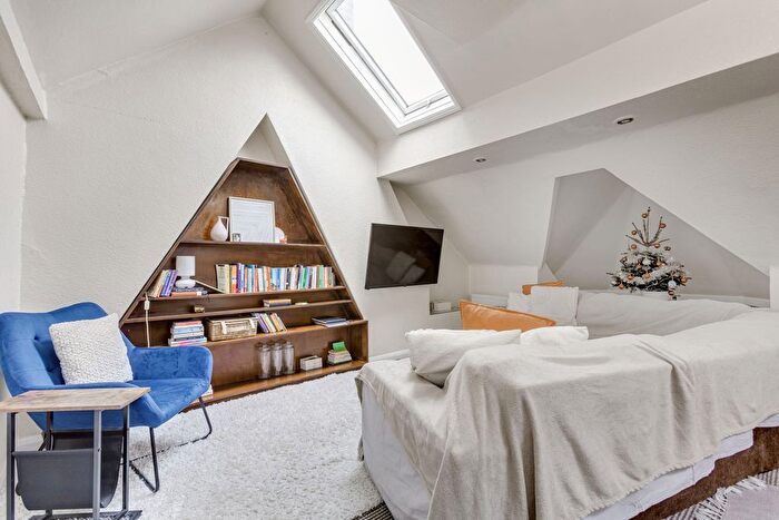 1 Bedroom Flat To Rent In Cavendish Road, Clapham, SW12