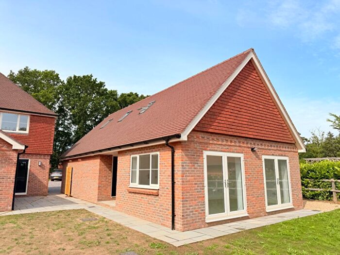 4 Bedroom Detached House For Sale In Southwick Road, North Boarhunt, Fareham, PO17