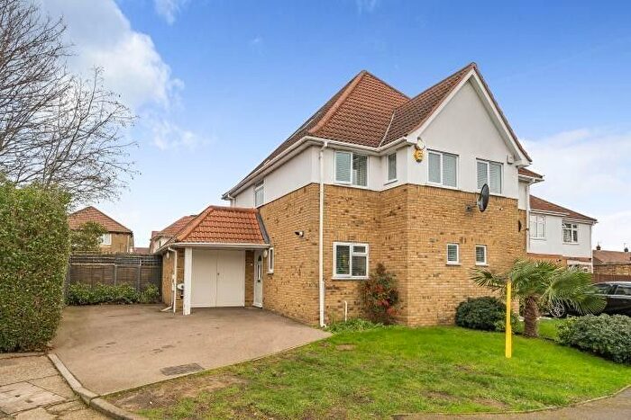 3 Bedroom Semi-Detached House To Rent In Maple Avenue, London, E4