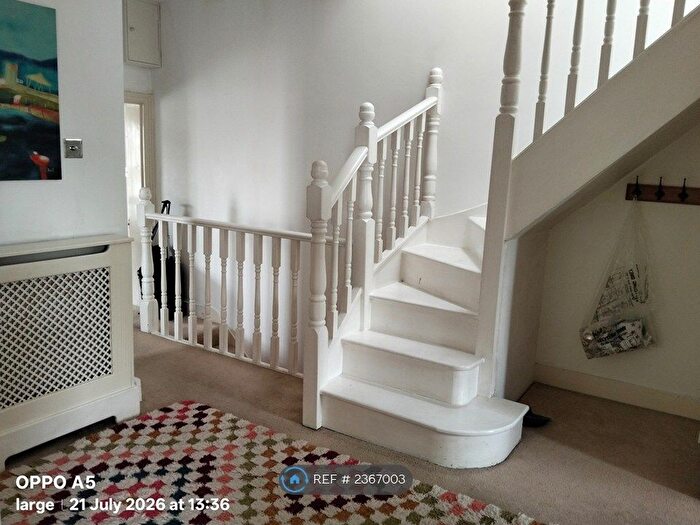 3 Bedroom Maisonette To Rent In North Worple Way, London, SW14