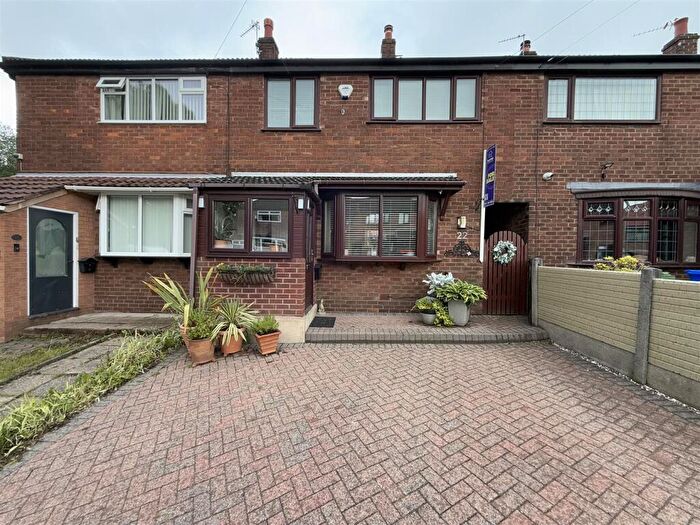 3 Bedroom Terraced House For Sale In Manor Farm Close, Ashton-Under-Lyne, OL7