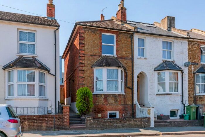 5 Bedroom End Of Terrace House To Rent In Denzil Road, Guildford, GU2