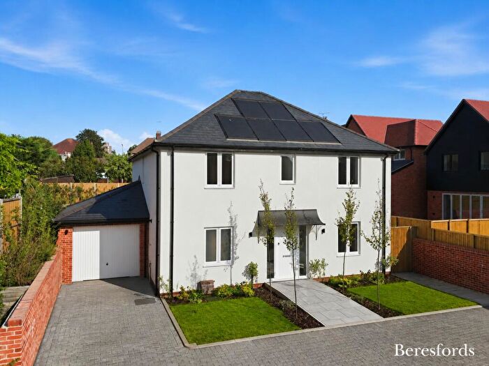 4 Bedroom Detached House For Sale In Fallow Court, Mascalls Lane, Brentwood, CM14