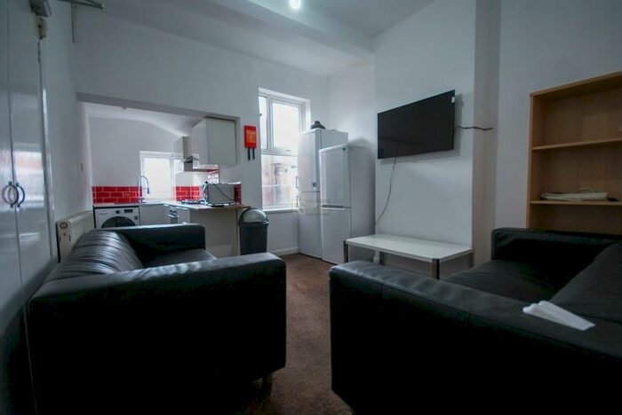 5 Bedroom Flat To Rent In Dawlish Road, Selly Oak - Student Property, B29