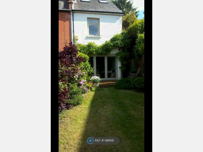 3 Bedroom Semi-Detached House To Rent In Sunninghill, Ascot, SL5