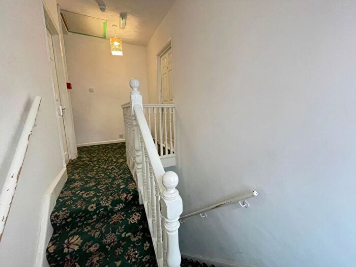 6 Bedroom Semi-Detached House To Rent In Priory Avenue, High Wycombe, HP13