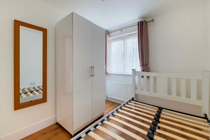 2 Bedroom Flat To Rent In Crawford Avenue, Wembley, HA0