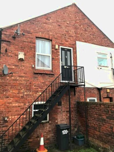 2 Bedroom Flat To Rent In High Street, Connah's Quay, Deeside, CH5