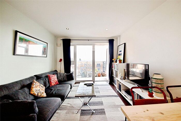 1 Bedroom Flat To Rent In Whitehouse, Leyton Green Road, E10