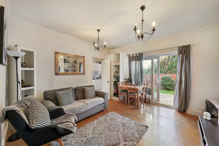 1 Bedroom Apartment To Rent In South Norwood Hill, London, SE25