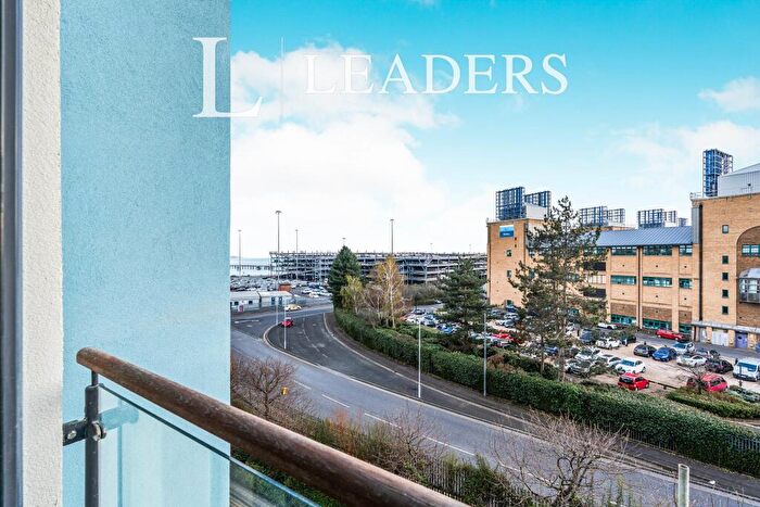 2 Bedroom Apartment To Rent In Sapphire Court, SO14