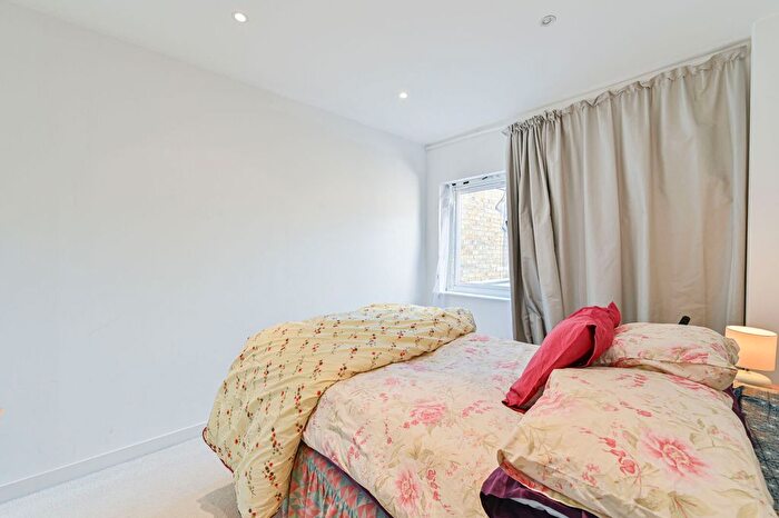 1 Bedroom Flat For Sale In High Street Colliers Wood, Colliers Wood, London, SW19