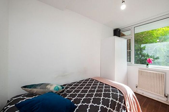 1 Bedroom Property To Rent In Locke House, Patmore Estate, London, SW8