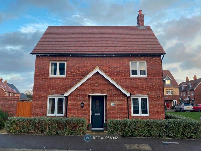 3 Bedroom Semi-Detached House To Rent In Hilton Close, Kempston, Bedford MK42