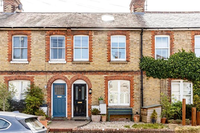 3 Bedroom House For Sale In Nutley Lane, Reigate, RH2