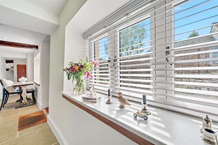 2 Bedroom Cottage For Sale In High Street, Calver, Hope Valley, S32