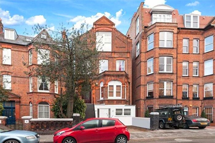 4 Bedroom Flat To Rent In Compayne Gardens, West Hampstead, NW6