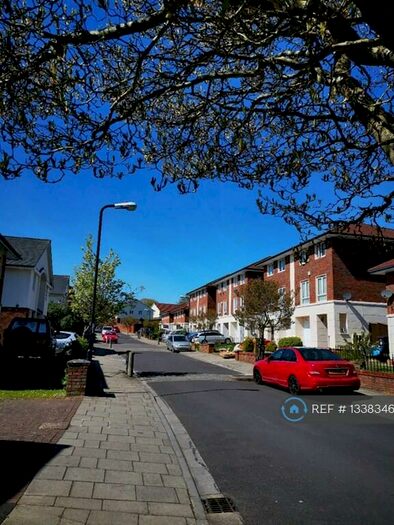 4 Bedroom Semi-Detached House To Rent In Shelley Way, Bristol, BS7