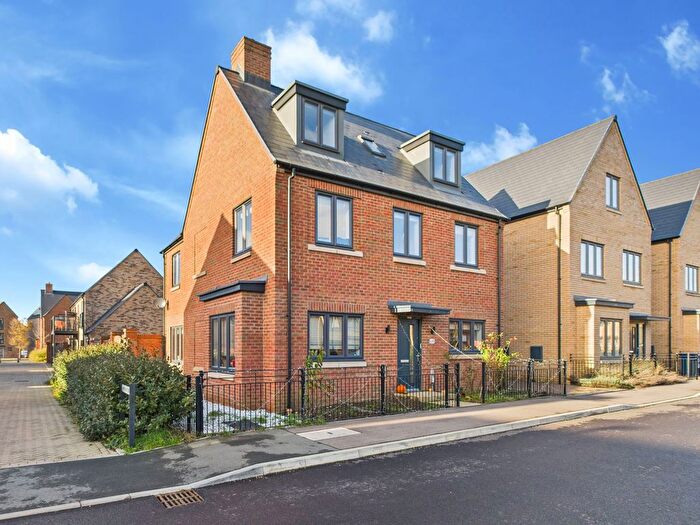 4 Bedroom Detached House For Sale In Ailwyn Road, St Neots, Cambridgeshire., PE19