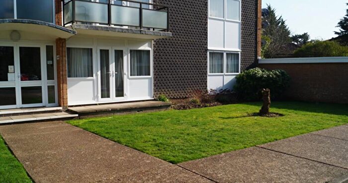 2 Bedroom Property For Sale In West End Court, Stoke Poges, SL2