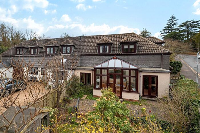 3 Bedroom Detached House For Sale In Warwick Park, Tunbridge Wells, TN2