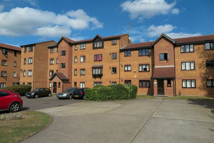 Studio To Rent In Grinstead Road, Deptford, London, SE8