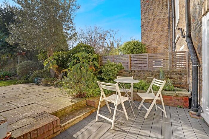 1 Bedroom Flat For Sale In Trinity Rise, Herne Hill, London, SW2