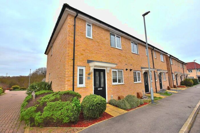 2 Bedroom End Of Terrace House To Rent In Bamboo Crescent, Braintree, CM7