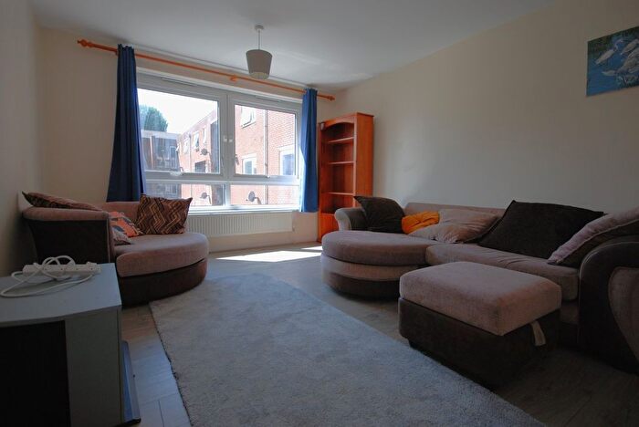 3 Bedroom Flat To Rent In Culmore Road, Peckham, SE15