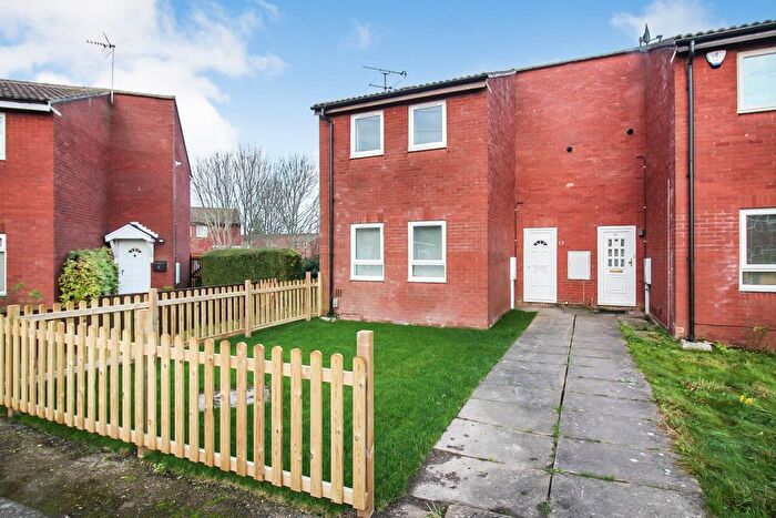 2 Bedroom Property To Rent In Frome Close, Aylesbury, HP21