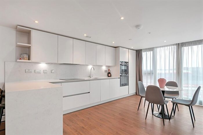 2 Bedroom Flat To Rent In The Waterside Apartments, West Bridgford, NG2