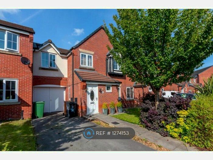3 Bedroom Semi-Detached House To Rent In Valley Mill Lane, Bury BL9