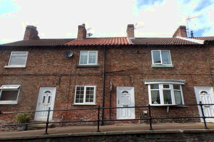 2 Bedroom Cottage To Rent In Brompton, Northallerton DL6