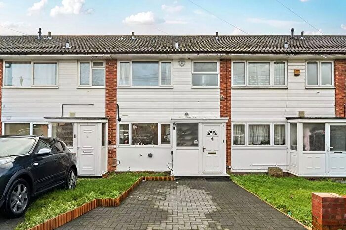 3 Bedroom Terraced House For Sale In Torbridge Close, Edgware, HA8