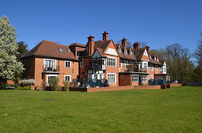 1 Bedroom Flat To Rent In Ferry Lane, Staines-Upon-Thames, TW19