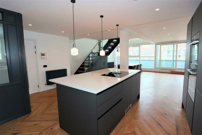 2 Bedroom Apartment To Rent In Century Buildings, Parsonage Gardens, M3