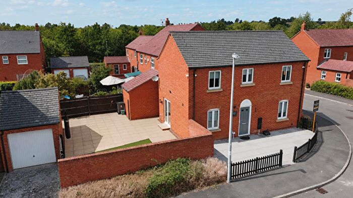 3 Bedroom Detached House For Sale In Barn Lane, Bishopton, Stratford-Upon-Avon, CV37